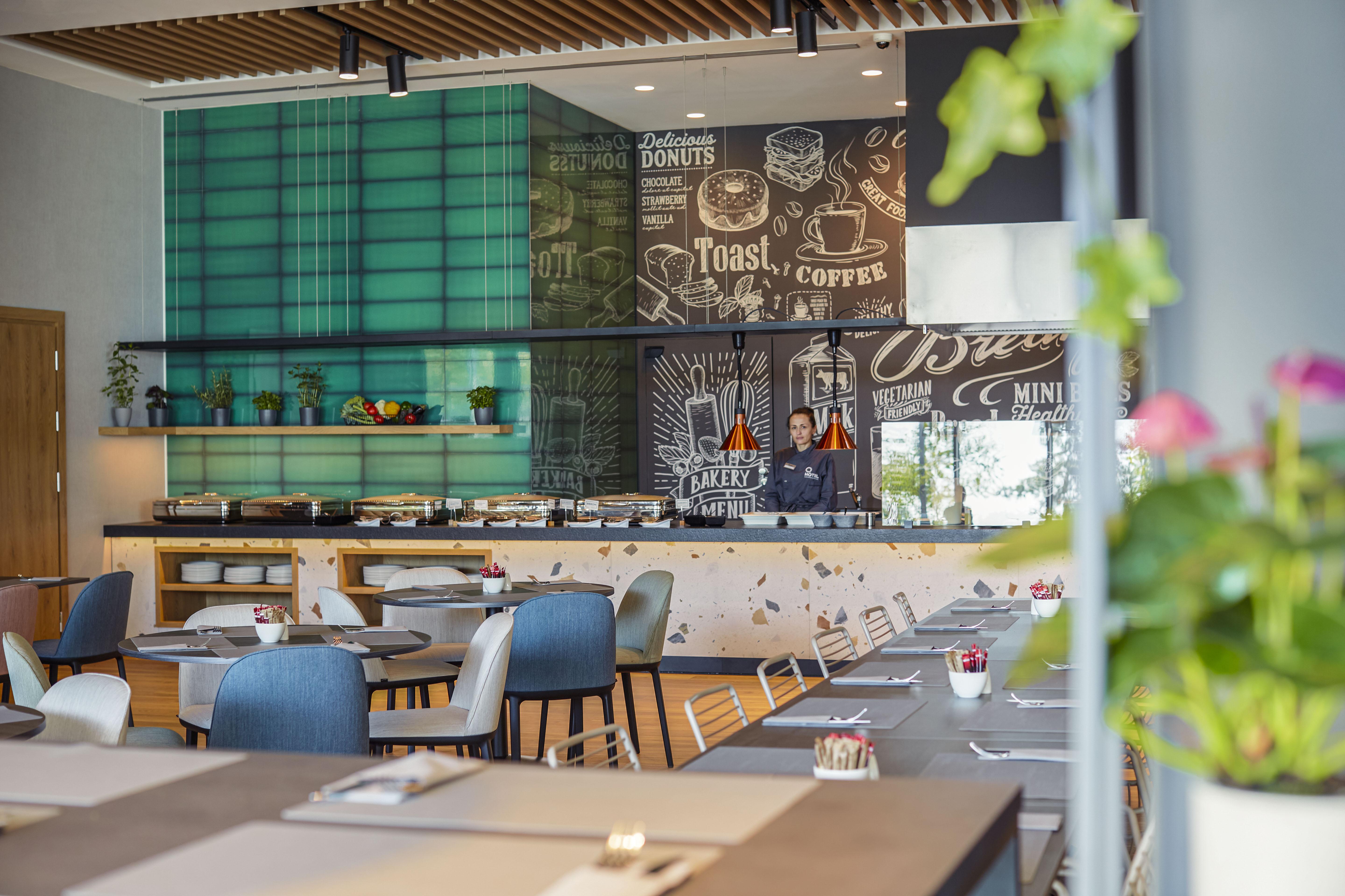 Q Hotel Plus Wroclaw Bielany Bielany Wrocławskie Extérieur photo
