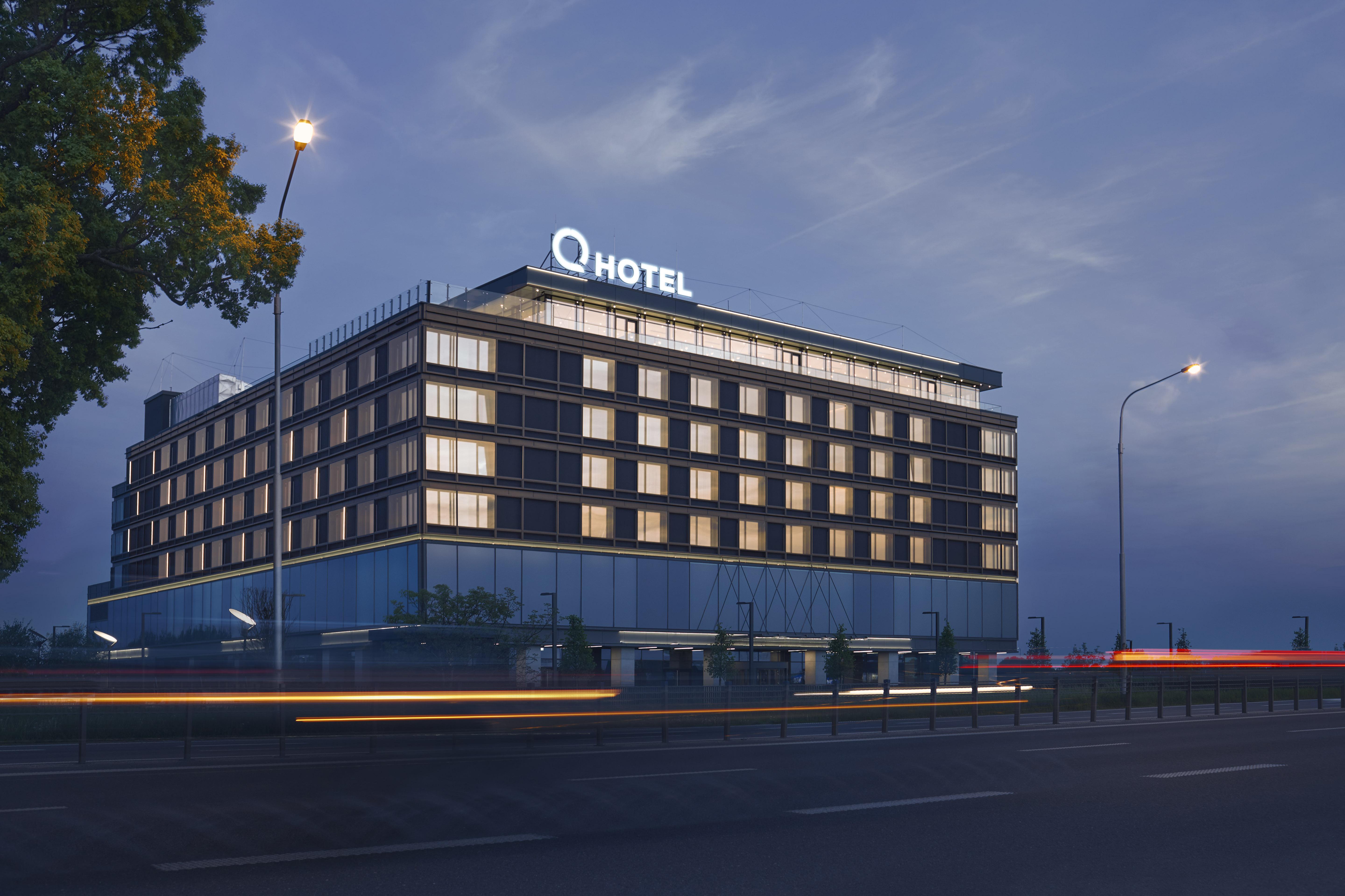 Q Hotel Plus Wroclaw Bielany Bielany Wrocławskie Extérieur photo